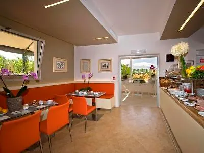 Hotel De Petris Rome 3*,  Italy