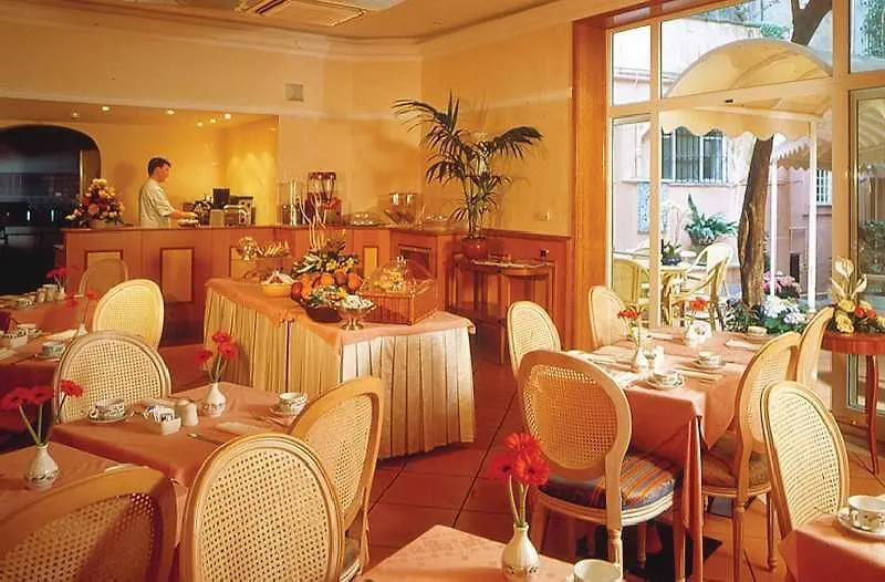 ***  Hotel De Petris Rome Italy